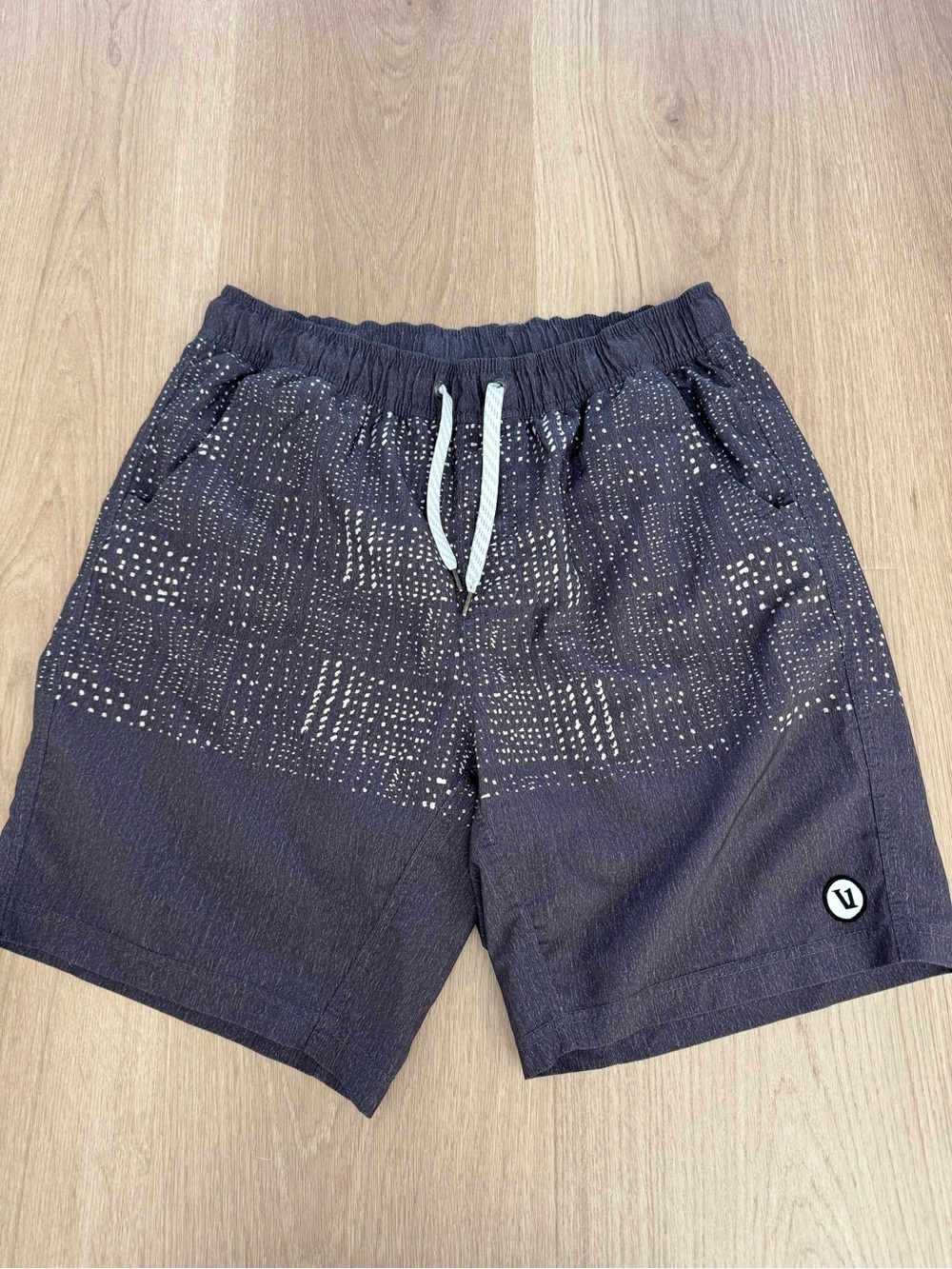 Vuori Mens Shorts Size Medium